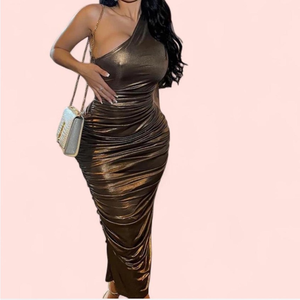 Elegant One-Shoulder Metallic Dress